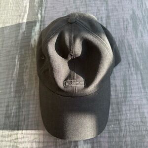Black Lululemon hat